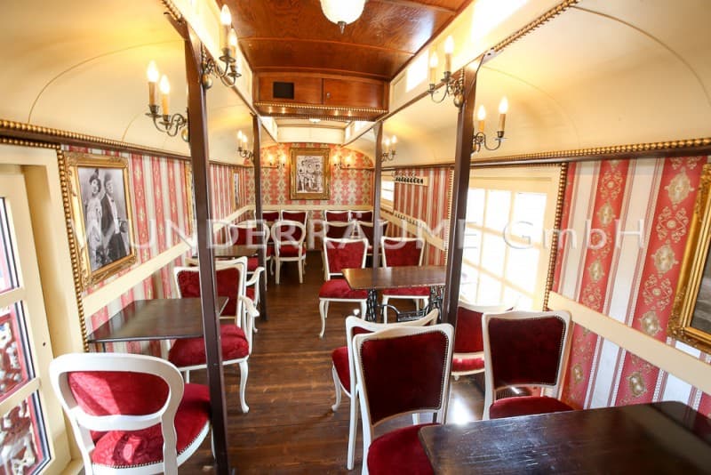 Zirkuswagen als Café & Restaurant; edel – 3