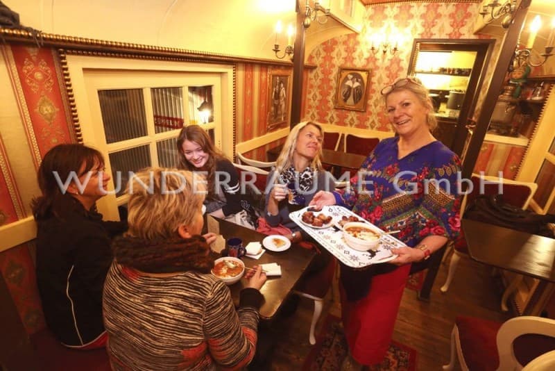 Zirkuswagen als Café & Restaurant; edel – 4