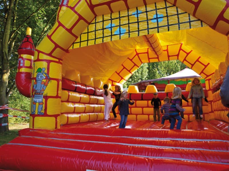 Hüpfburg Schloss XXL – 5,5 x 6,5 m mit Dach! (inkl. Anlief. u. Aufbau + Abbau u. Abhol. im Umkreis) – 3