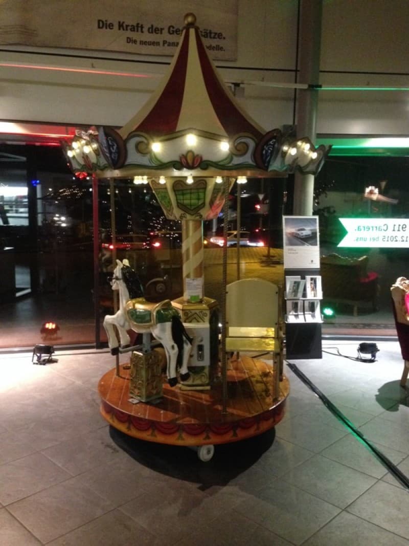 Karussell 2,00 Meter / Nostalgie / Jahrmarkt / Weihnachtsmarkt / Fahrgeschäft – 2