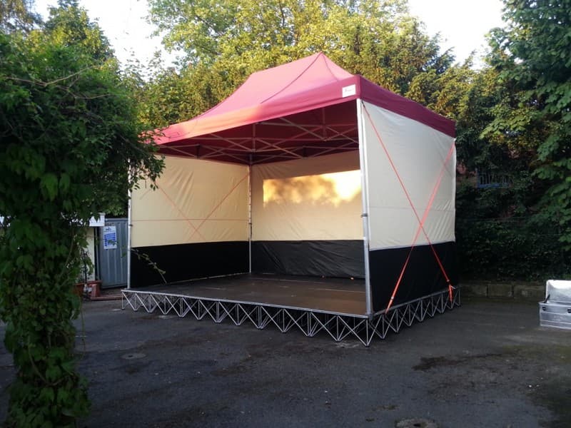 moderne EVENT-Bühne, mobile Bühne, Veranstaltungsbühne mieten, 6,00m x 4,00m 3,00m Innenhöhe !! – 3