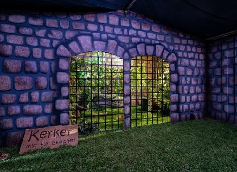 Krokodil Grotte, Halloween Dekoration, Grusel Party, Kerker