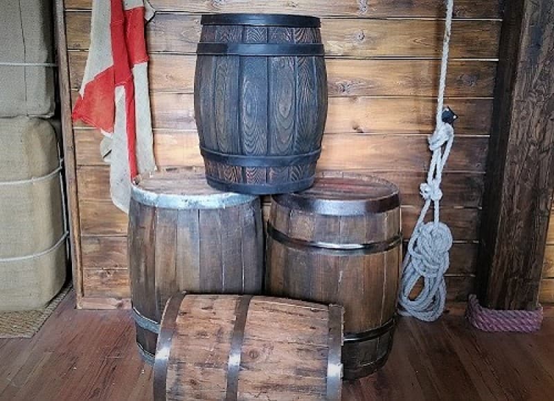 Fässer, Holzfässer, Weinfässer – 2