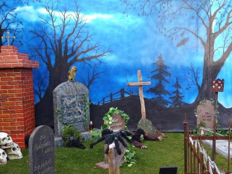 Bühnenbild Friedhof , Halloween Dekoration , Friedhofskulisse , Friedhofsbild – 5