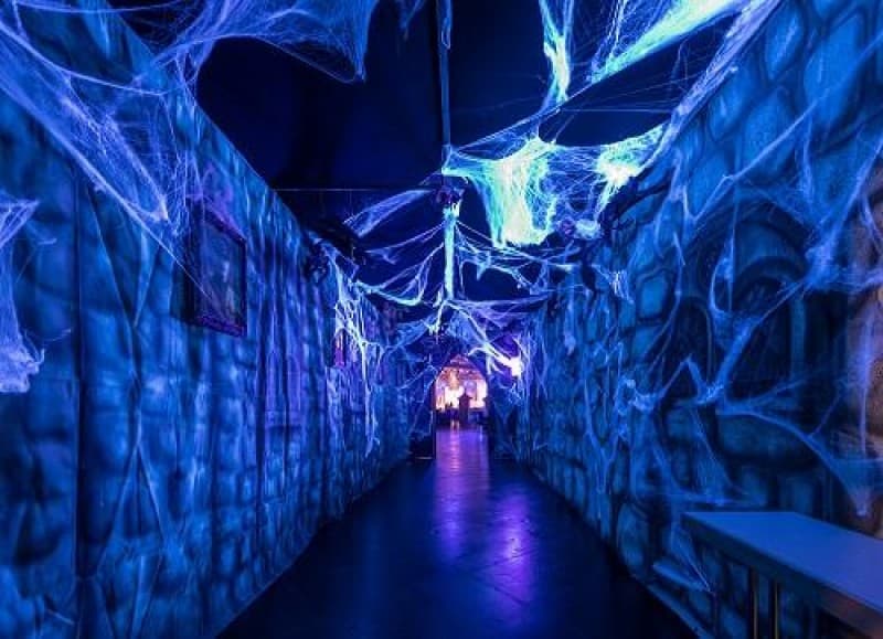 Grusel- Tunnel / Schwarzlicht Tunnel mit Gruseleffekte , Halloween Dekoration