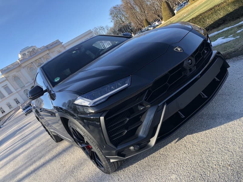 Lamborghini URUS - Erleben Sie jetzt den Über-SUV von Lamborghini – 4