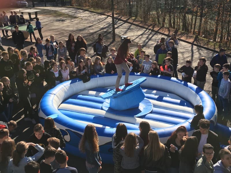 Bull Riding, Rodeo Reiten, Surfing Simulator, Flaschen Reiten, Rentier Reiten – 3