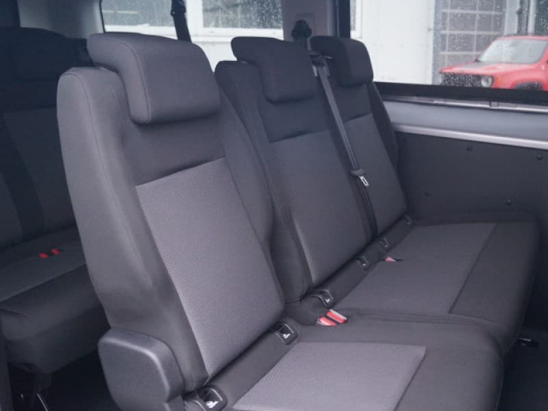 Opel Vivaro Combi 9-Sitzer – 3