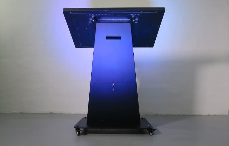 Touchterminal mit 43 Zoll Display – 2