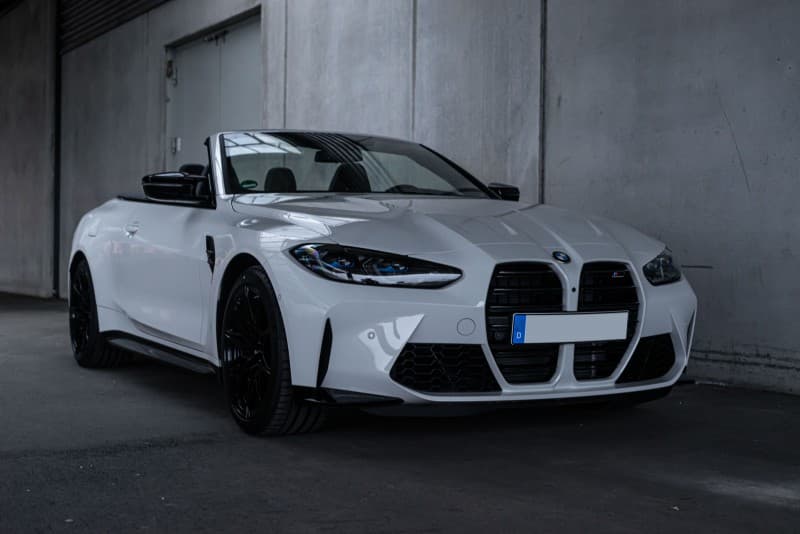 Der neue BMW M4 Competition Cabrio xDrive ab sofort bei uns zu mieten!!!