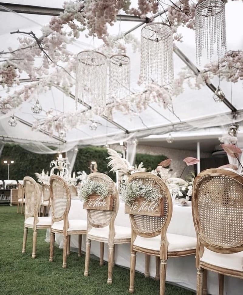 Stuhl "Loui" Rattan, Crossback Tiffany, Chiavarie Stühle, Vintage, Boho, Hochzeit, Mieten, Verleih – 2