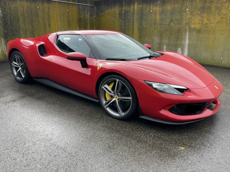Ferrari 296 GTB - Mieten Sie neuesten Ferrari mit 830 PS