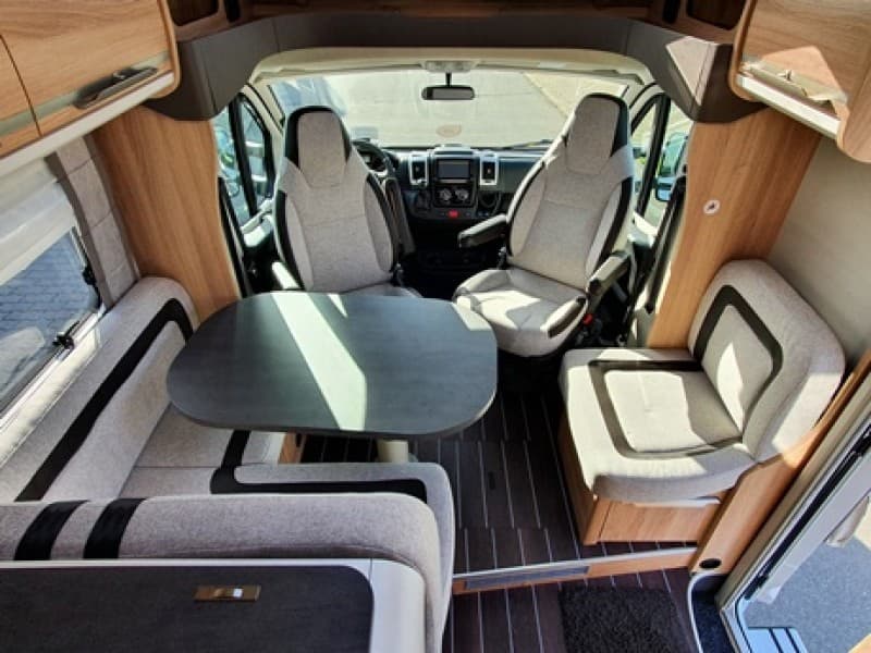 Teilintegriertes Wohnmobil – 4