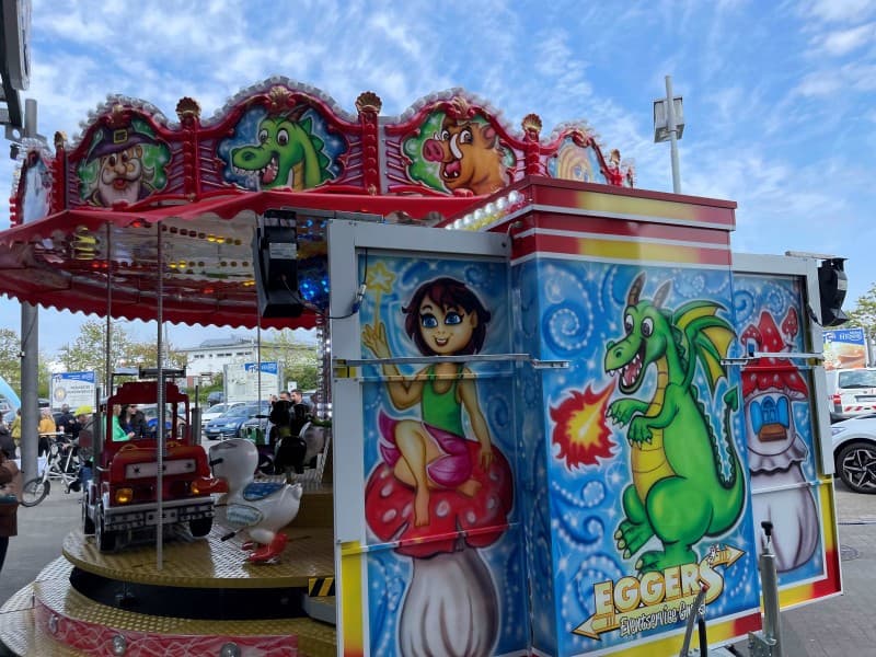 Kinderkarussell, Kinder Karussell "Kindertraum" mit 22 Sitzplätzen, Nostalgie Märchenkarussell – 3