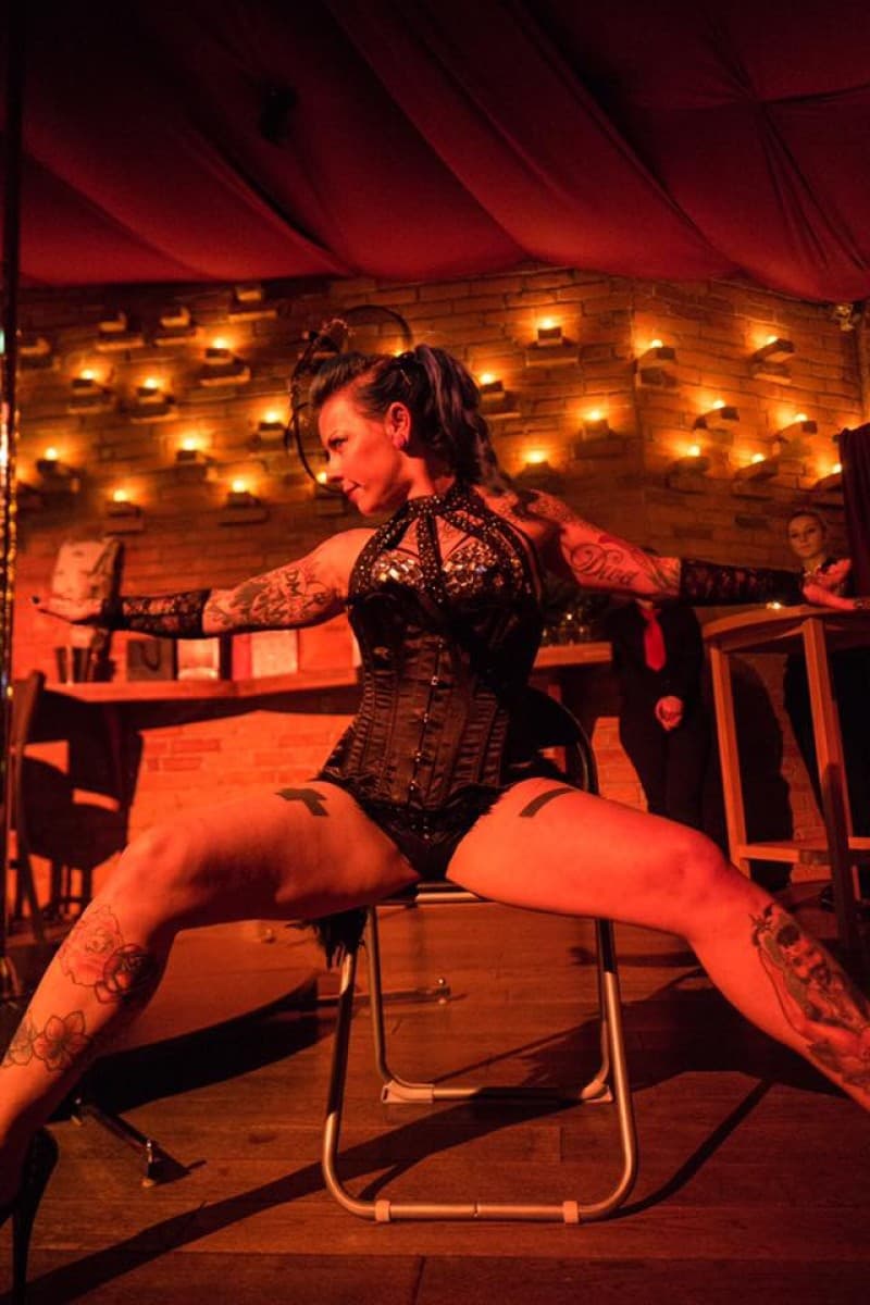 Burlesque Shows - Martiniglas Shows - LED-Gogo Shows - Feuershows - Melody Sachsen-Anhalt – 4