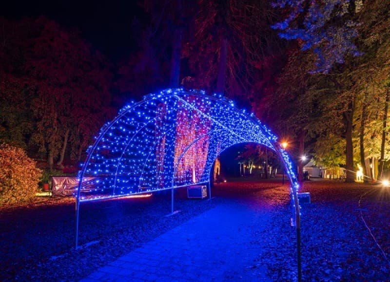 Lichttunnel - leuchtender Durchgang - LED Tunnel