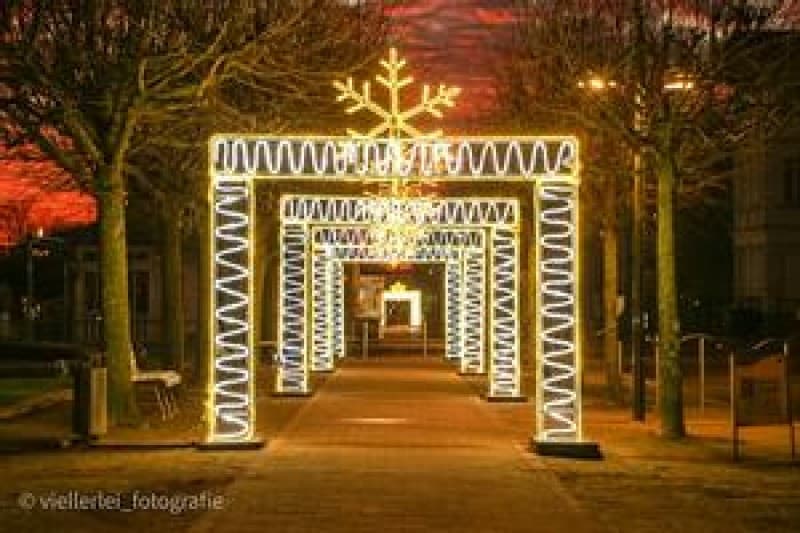 Leuchtende Eiskristalle - LED Schneeflocken - Licht Dekoration - beleuchtete Deko – 3
