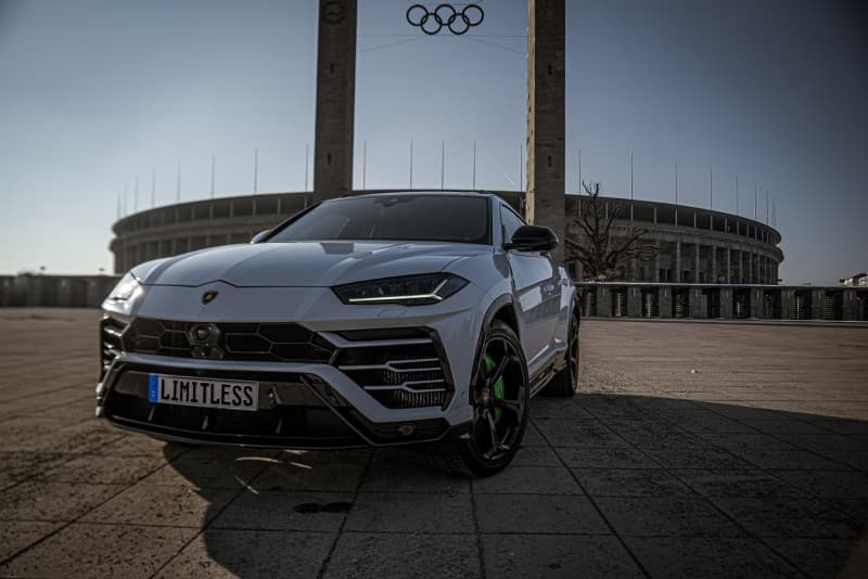 Lamborghini Urus Lambo mieten Berlin Autovermietung Sportwagen Exot SUV Lambo