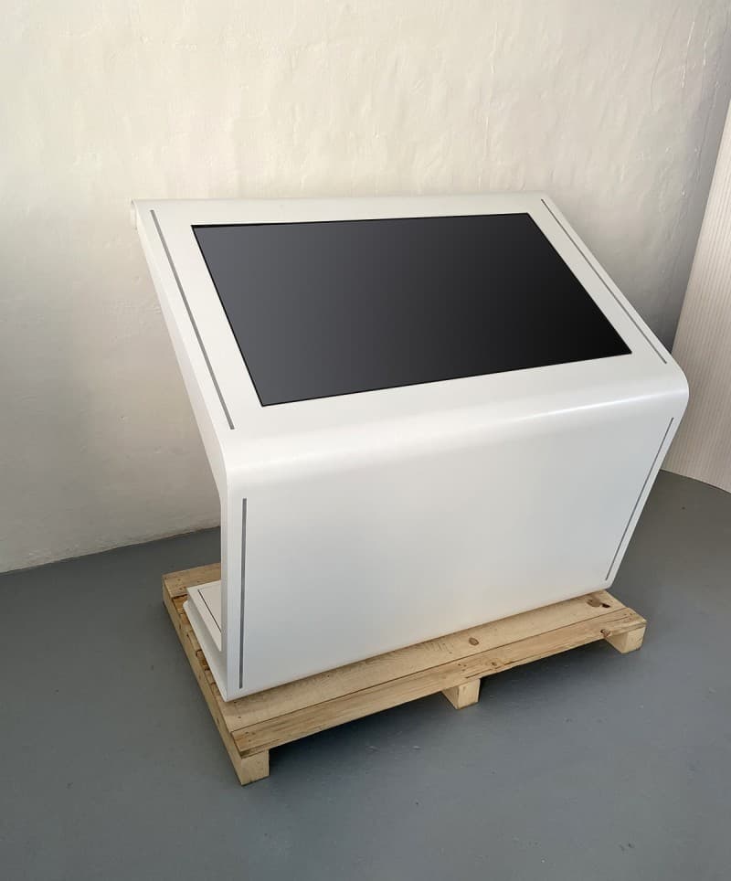 Terminal mit 50 Zoll UHD Touchscreen – 3