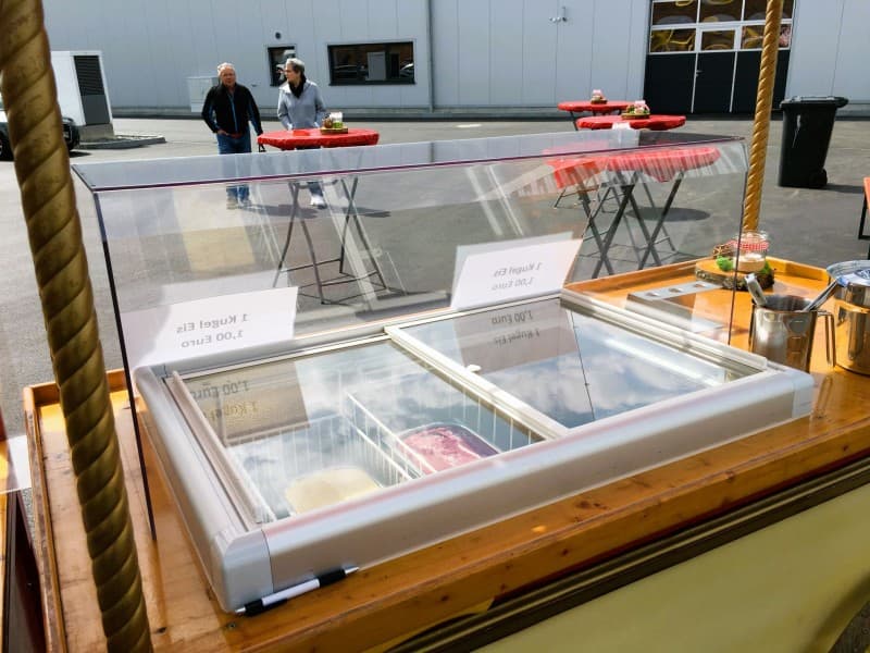 Nostalgischer Eiswagen Deluxe – 3