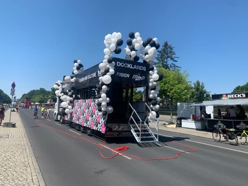 Paradetruck/ Musiktruck / Showtruck / Promotion / Karneval-Truck - doppelstöckig – 2
