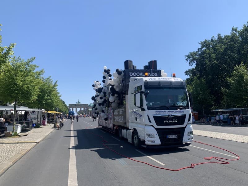 Paradetruck/ Musiktruck / Showtruck / Promotion / Karneval-Truck - doppelstöckig – 5