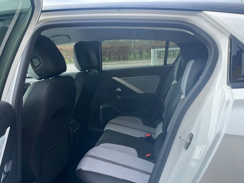 Opel Astra-L Limousine 5 türig – 5