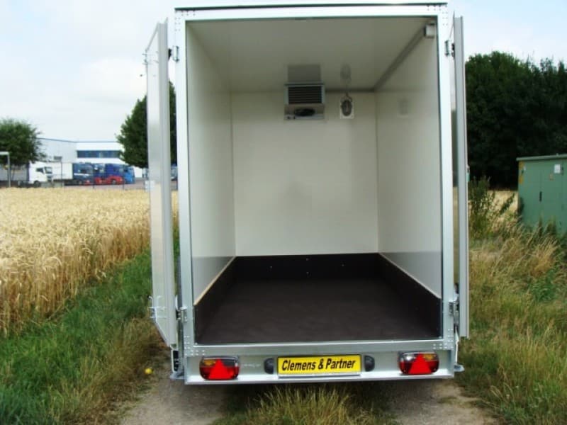 Kühlanhänger 3000 kg doppelachser 3453 x 1550 x 2000 mm bis plus 2°C Kühlung – 100 km/h – 2