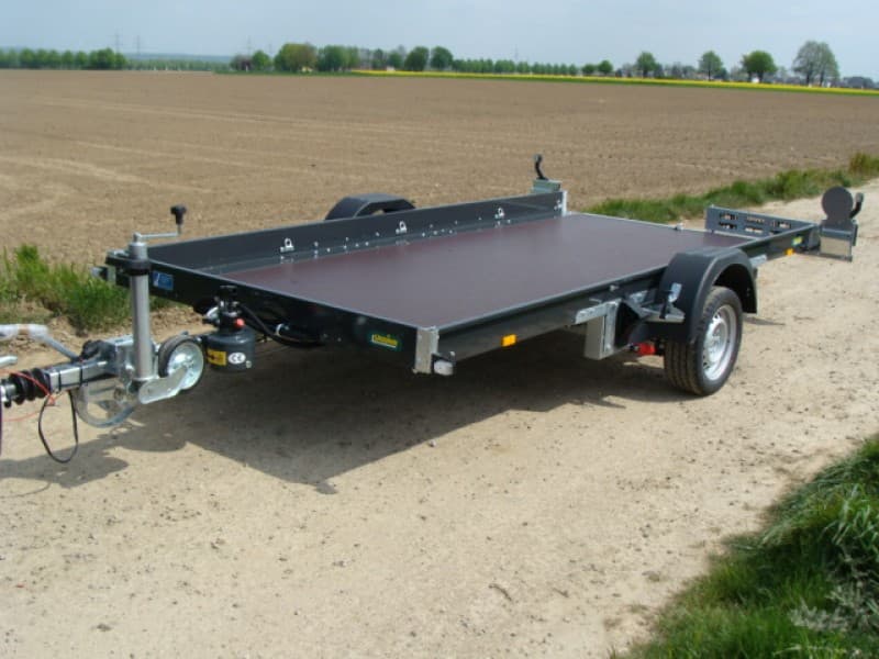 Absenkbarer Autotransporter Kredo 1800 kg gebremst / 100 km/h 3750 x 1800 x 150 mm Nutzlast 1310 kg – 3
