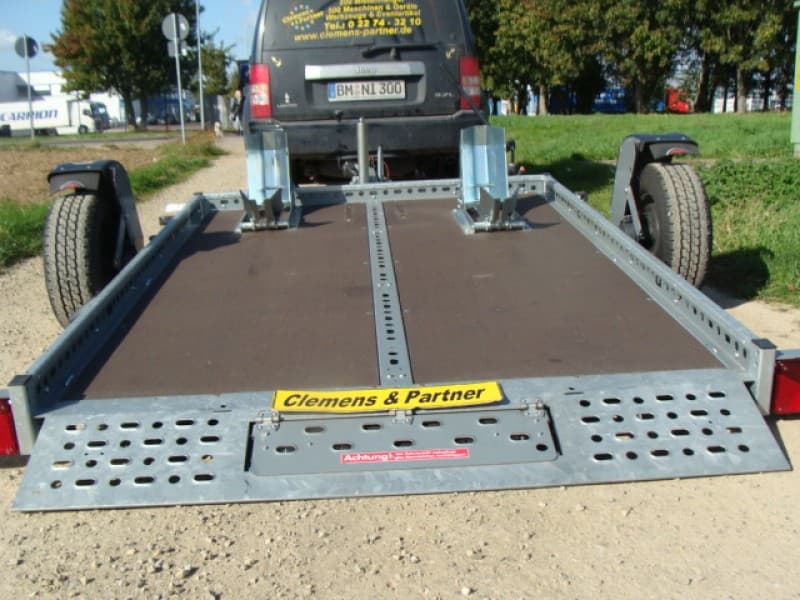 Absenkbarer 2er Motorradanhänger gebremst 1300 kg extra breit 100 km/h 2510 x 1690 Nutzlast 850 kg – 3