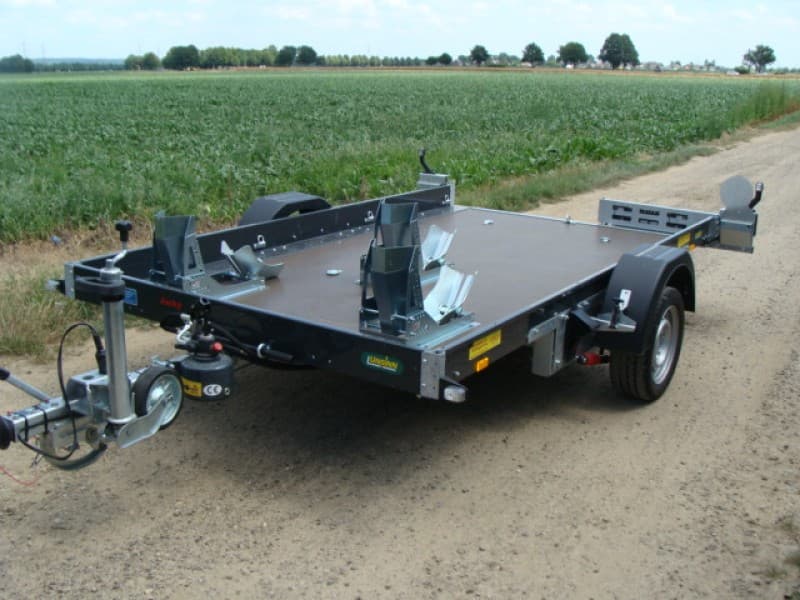 Absenkbarer 2er – 3er Motorradanhänger gebremst 1800 kg 100 km/h 3150 x 1800 x 150 Nutzlast 1330 kg – 3