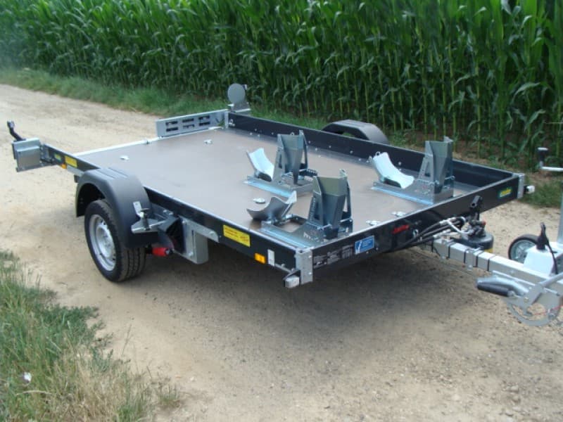 Absenkbarer 2er – 3er Motorradanhänger gebremst 1800 kg 100 km/h 3150 x 1800 x 150 Nutzlast 1330 kg – 2