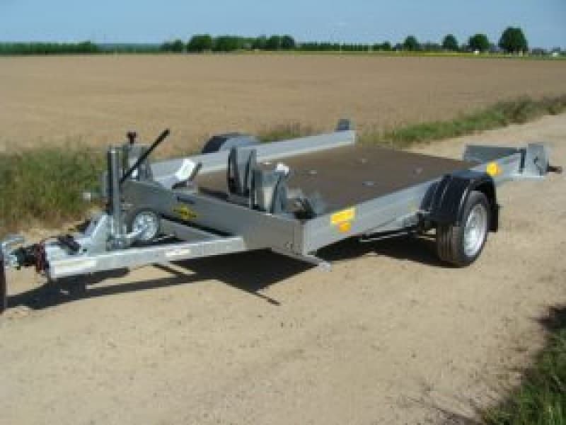 Absenkbarer 2er – 3er Motorradanhänger gebremst 1800 kg 100 km/h 3100 x 1765 x 150 Nutzlast 1400 kg – 4