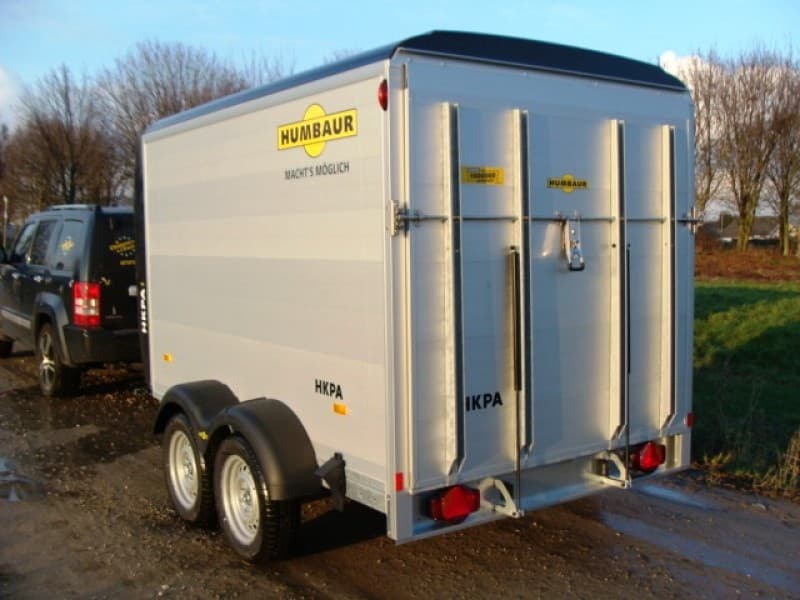 Geschlossener 2er Koffer Motorradanhänger 2600 kg abschließbar, gebremst, Auffahrrampe + Seitentüre – 3