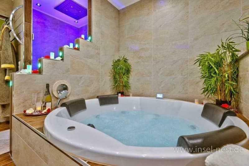 Whirlpoolsuite - Wunderland - Wellnessbereich mit Großraumwhirlpool und Wohlfühlsauna – 4