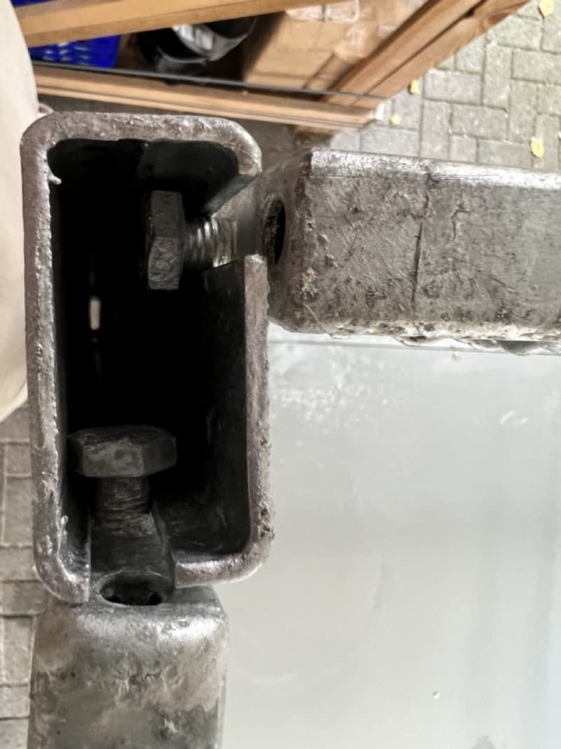 3-Seiten-Kipper mit hydraulischer Pumpe – 4