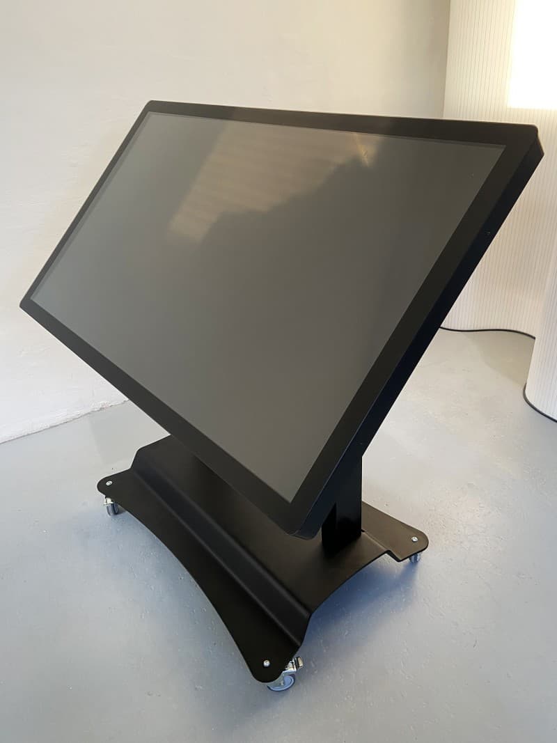 Elektrisch verstellbarer Touchmonitor Tisch – 4