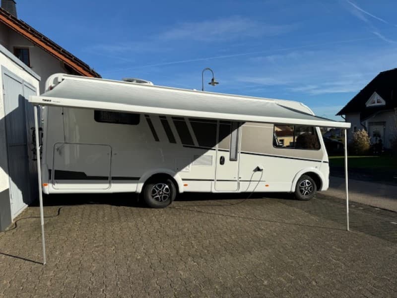 Neu in 2025 Wohnmobil der Extra Klasse: Carado I 449 Pro + 140 PS 8-Gang Autom., AHK. ALLE KM FREI – 3