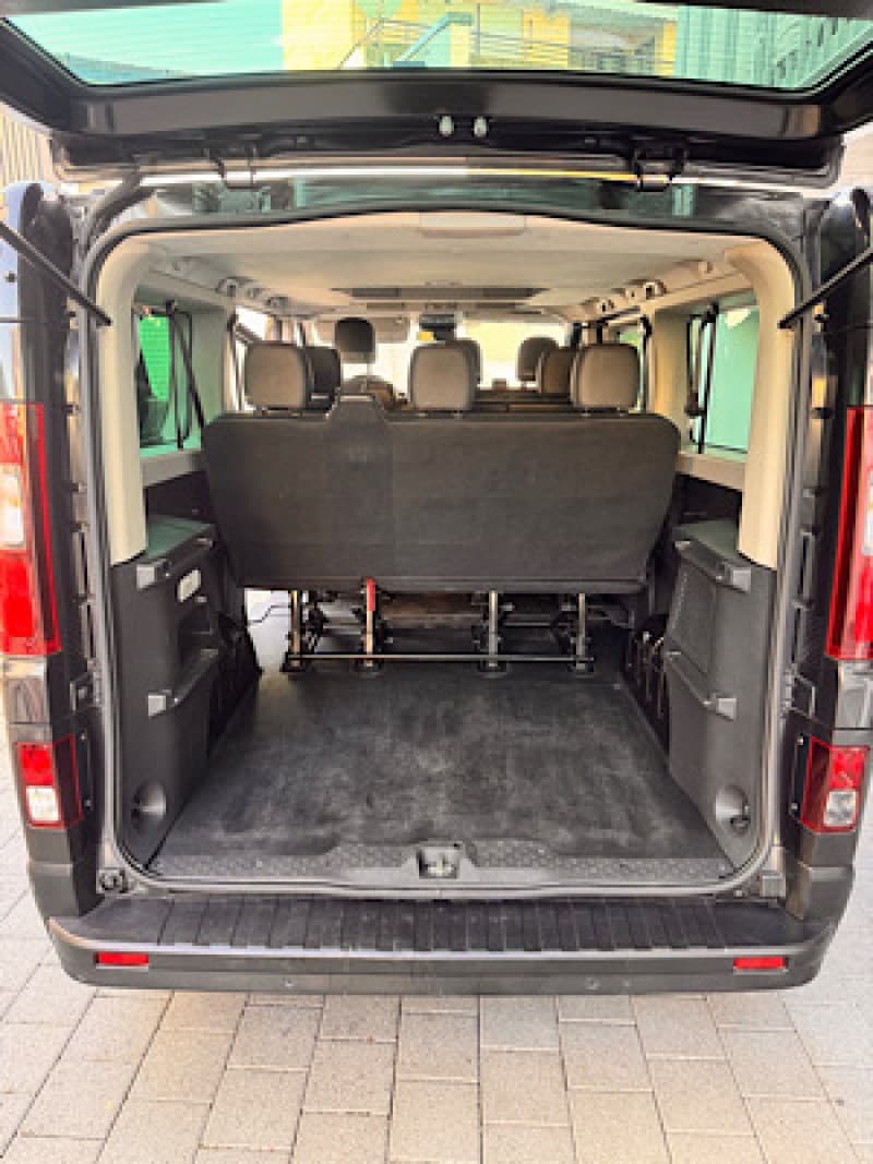 Transporter 9 Sitzer Renault Trafic – 5