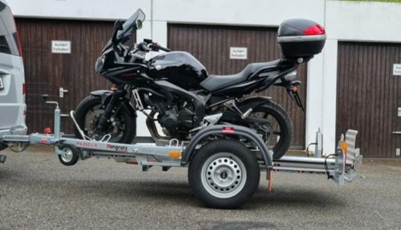 Spezial Motorradanhänger, PKW Anhänger 750 kg, Kippbar, Blitzlader, 100 km/h Zulassung mieten – 3