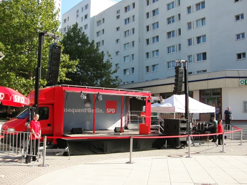 Stagetruck / Show-, Promotion- und Bühnentruck / mobile Bühne / mobiler Shop / Roadshow-Mobil – 3