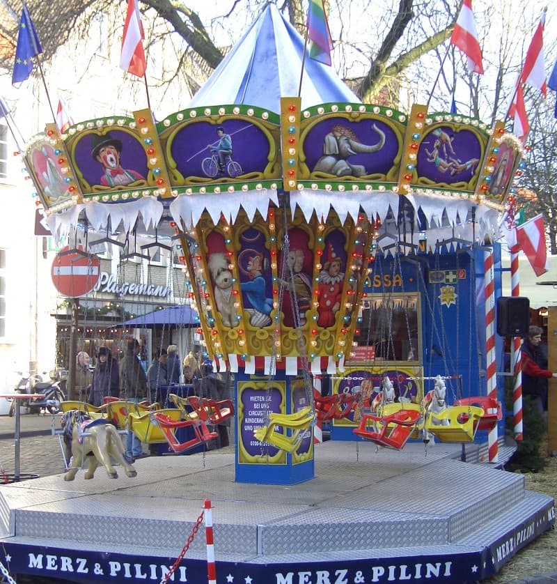 KINDER -KETTEN-KARUSSELL – 5