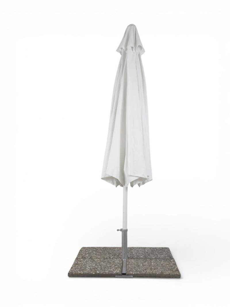 Marktschirm mieten (400×400 cm) – Großer Sonnenschirm in Weiß inkl. 40kg Ständer – 2