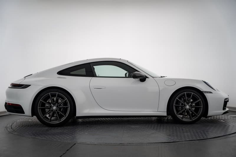 Porsche 911 Carrera – 2
