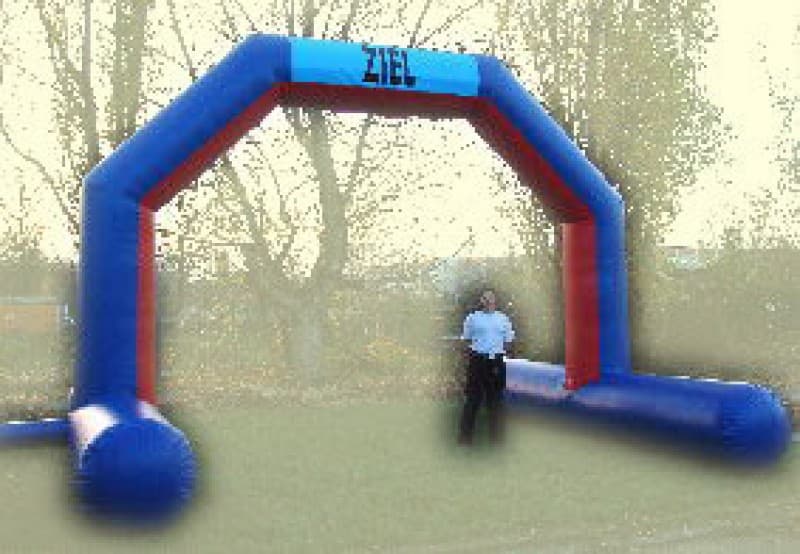 Torbogen Start und Ziel