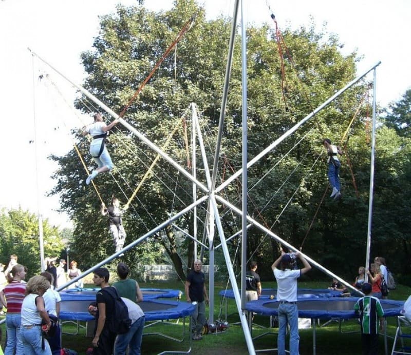 Quadro Jump / Quarter Tramp / Bungee / Trampolin / Vierertrampolin / Trampolinanlage