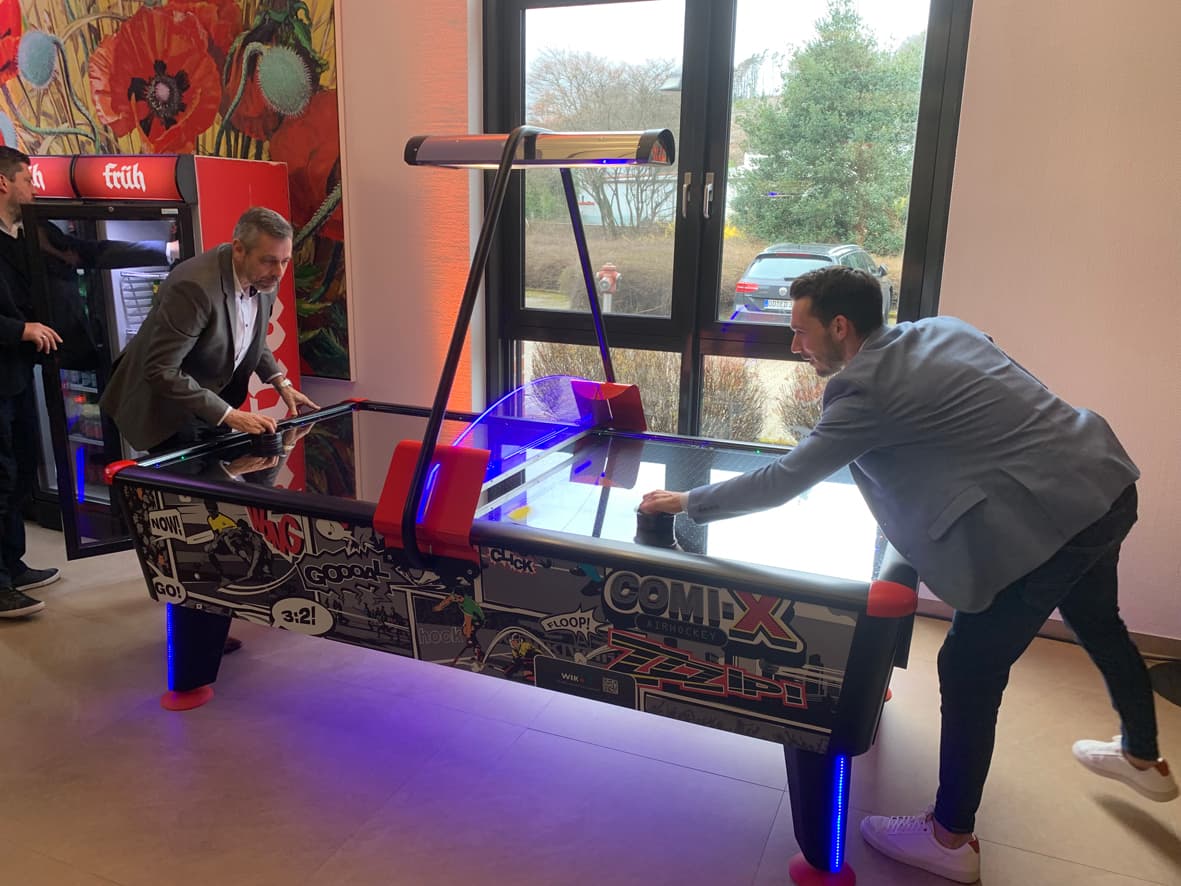 AIR HOCKEY PROFESSIONAL / PROFESSIONELLER AIRHOCKEY-TISCH – 2