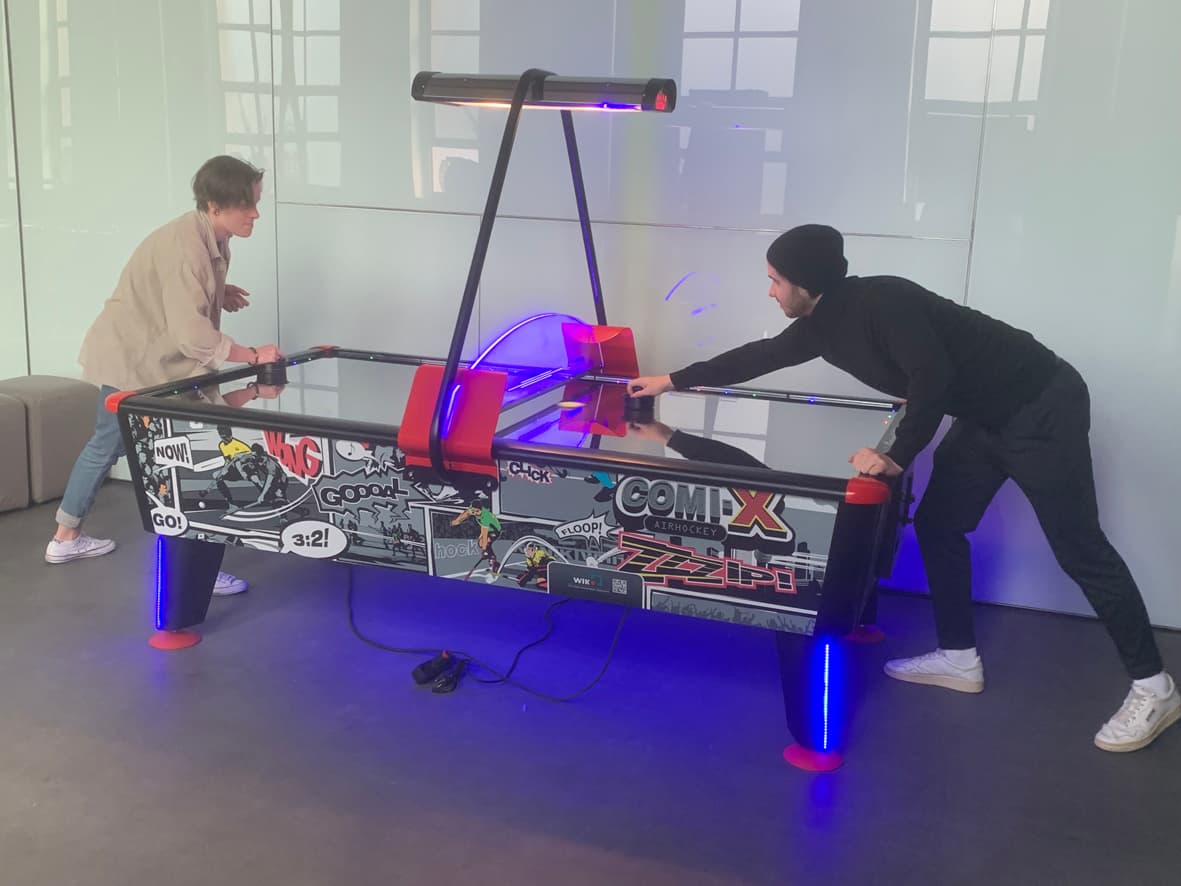 AIR HOCKEY PROFESSIONAL / PROFESSIONELLER AIRHOCKEY-TISCH