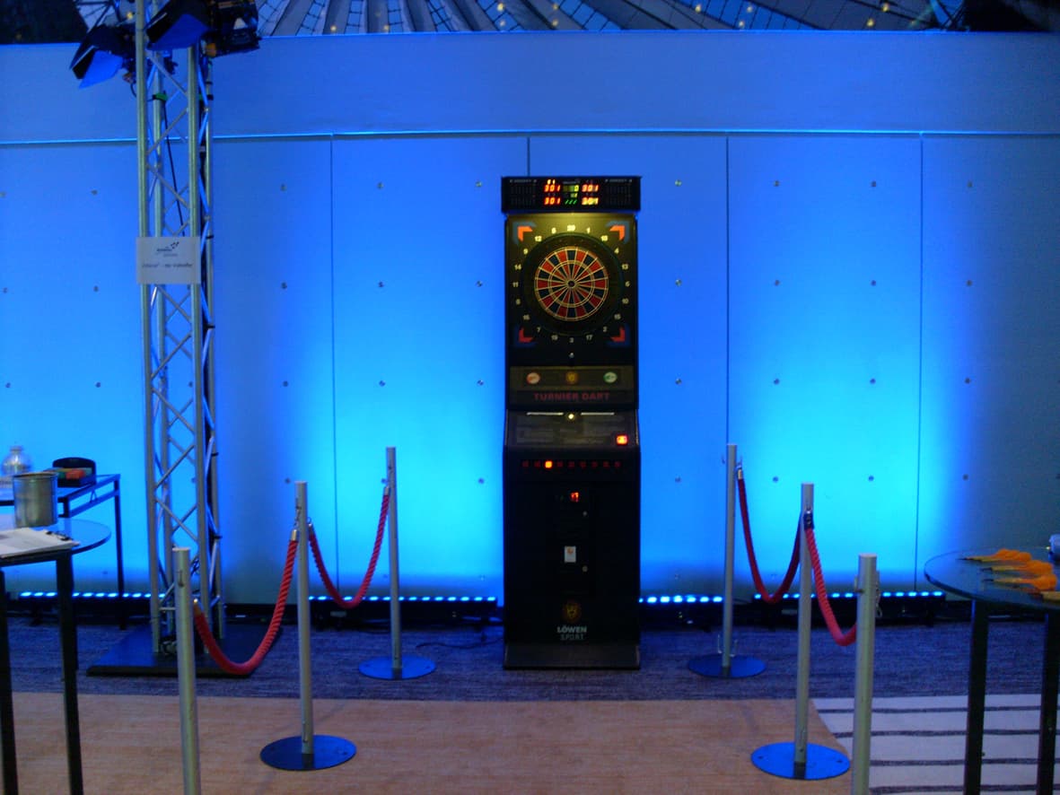 TURNIER DART-GERÄT / DARTAUTOMAT / ELEKTRONISCHE DARTSCHEIBE – 2