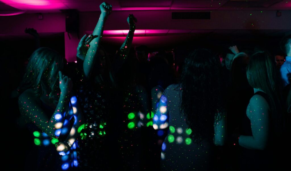 Stripper für Frauen mieten: Anbieter, Preise und was du wissen musst
